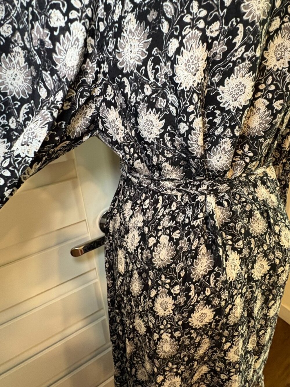 Lucky Brand Black White Paisley Floral Boho Festival Beth Dutton Wrap Midi Dress - Picture 13 of 14
